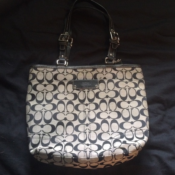 Perfect condition Coach shoulder bag!