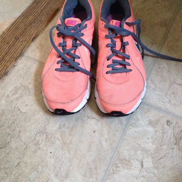 Peach Nike Air