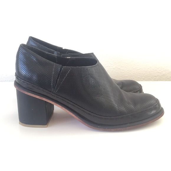 🌹SOLD🌹RACHEL COMEY Perforated Ankle Boot! - Picture 2 of 4