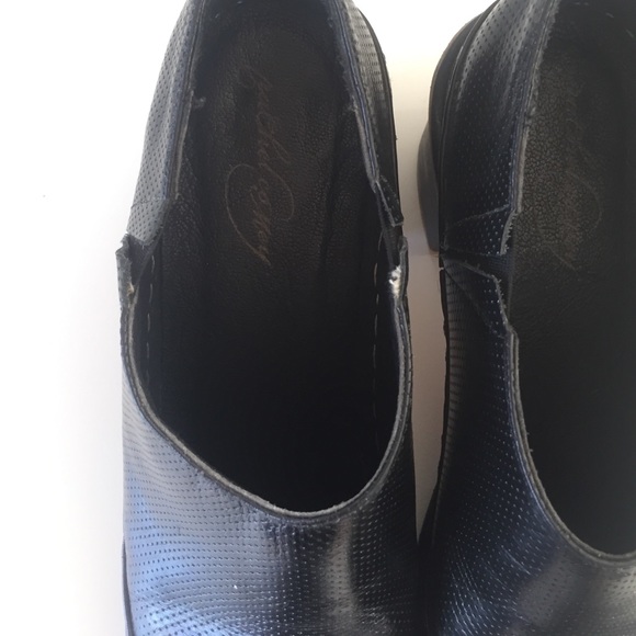 🌹SOLD🌹RACHEL COMEY Perforated Ankle Boot! - Picture 4 of 4