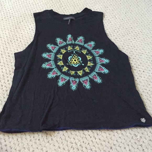 Kendall and Kylie tank