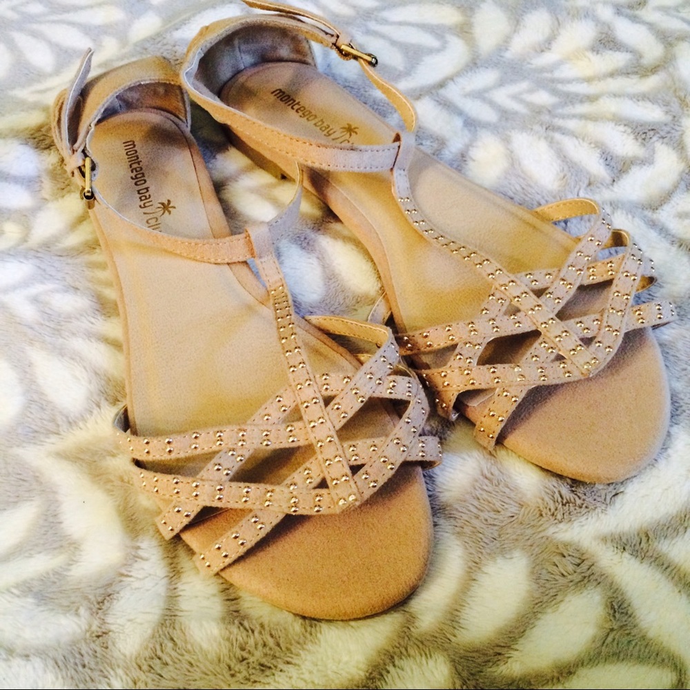 NWOT Tan Montego Bay Club Sandals ☀️😎