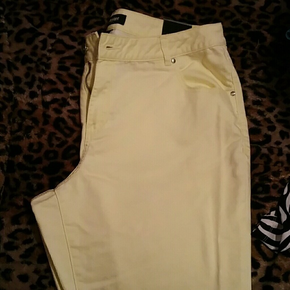 Yellow skinny jeans - Picture 3 of 4