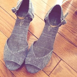 TOMS denim platform wedge (like new)