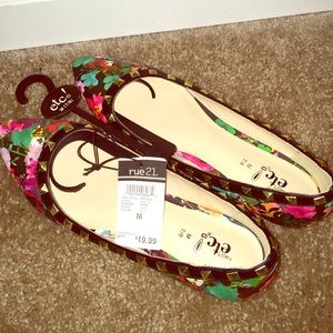 Brand new pointy flats with studs