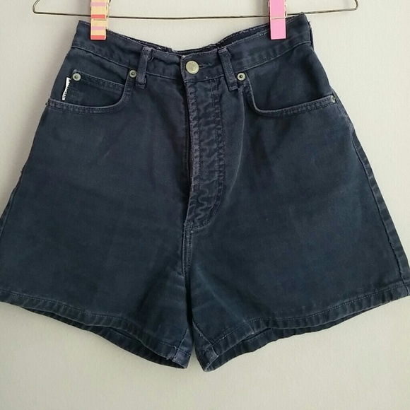 SOLD! Vintage high waist navy denim shorts - Picture 4 of 4