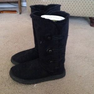 Knock offs tall black Bailey button UGG's
