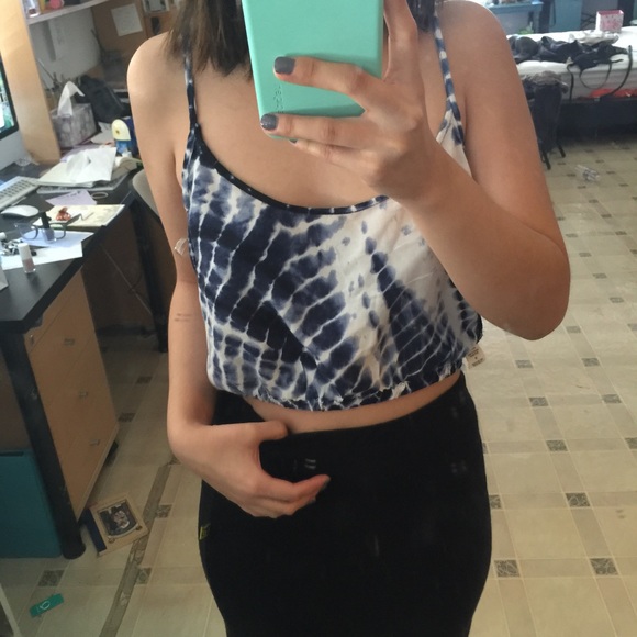 🌀 Flowy Tye Dye Crop Top 🌀