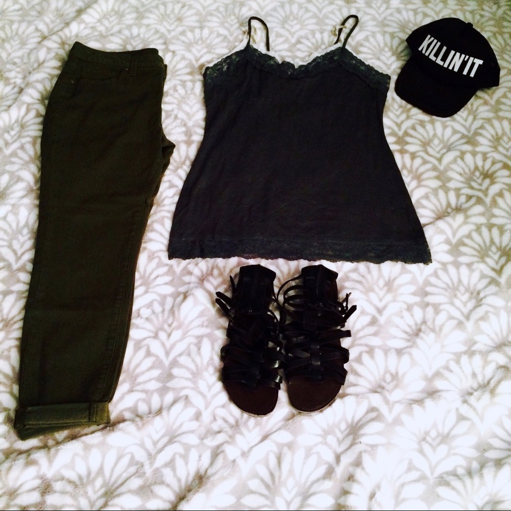 Rue 21 Grey & White Cami 📷◽️