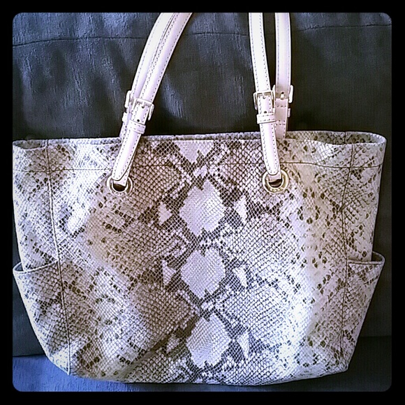 Soldsold!Michael kors snake skin bag