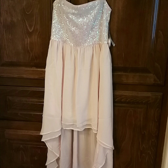 Super cute sequin hi-low pink dress, size med,nwt - Picture 3 of 4