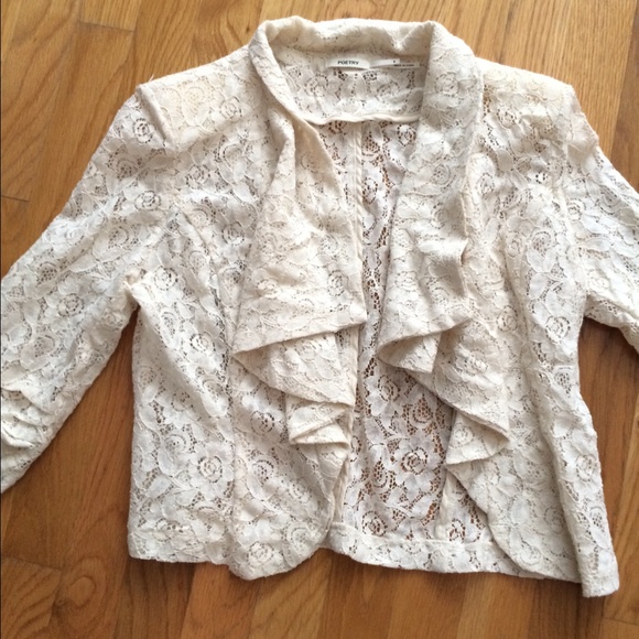 Cropped lace top