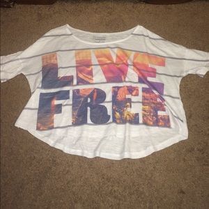 Live free loose fitted crop ❤️