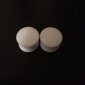 White Plugs