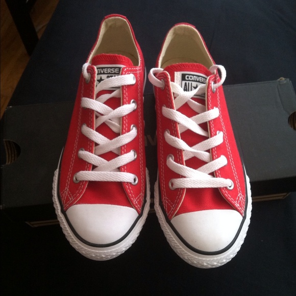 Red Converse size 1.5 like new worn once NO stains