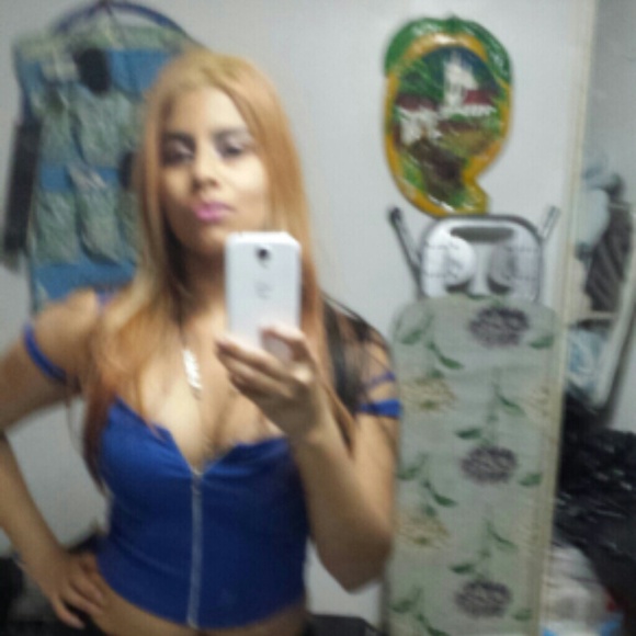 Short top - Picture 3 of 3