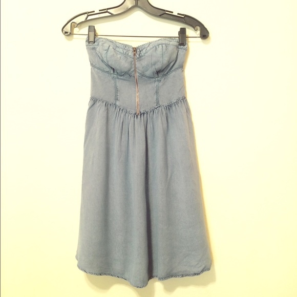 NWOT 💕 Chambray Strapless Dress Front Zip