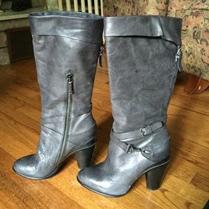 MAKE AN OFFER!!! B Makowsky Black Boots
