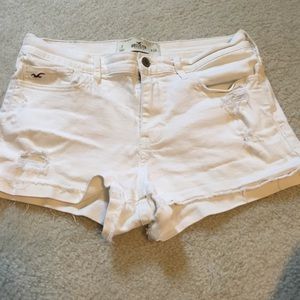 White Hollister shorts