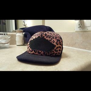 Vans cheetah hat