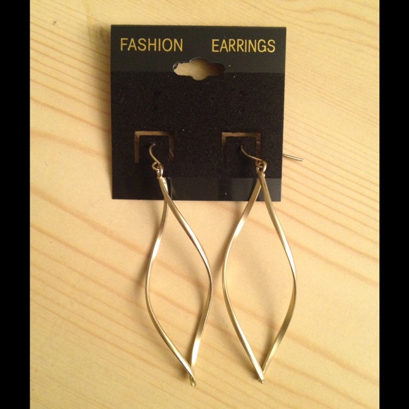 Matte Gold Plated Wave Earrings