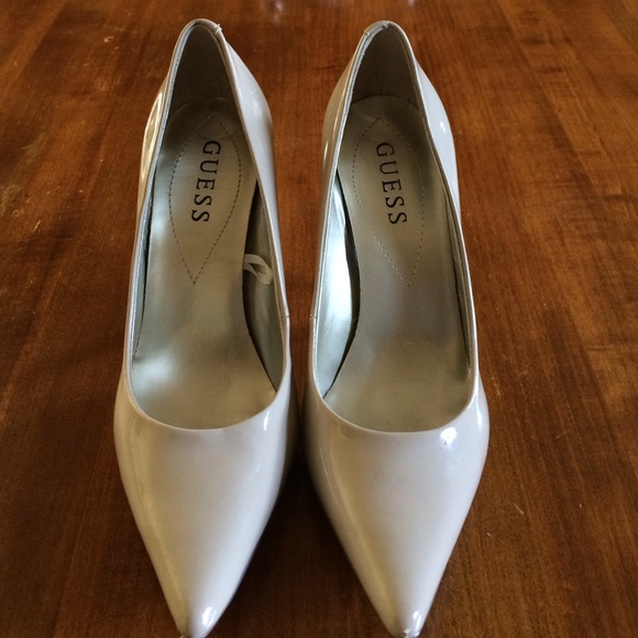 Guess Nude/ Beige Colored Pumps - Picture 3 of 4