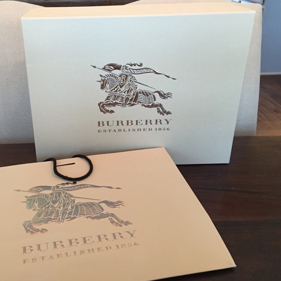Burberry box and bag