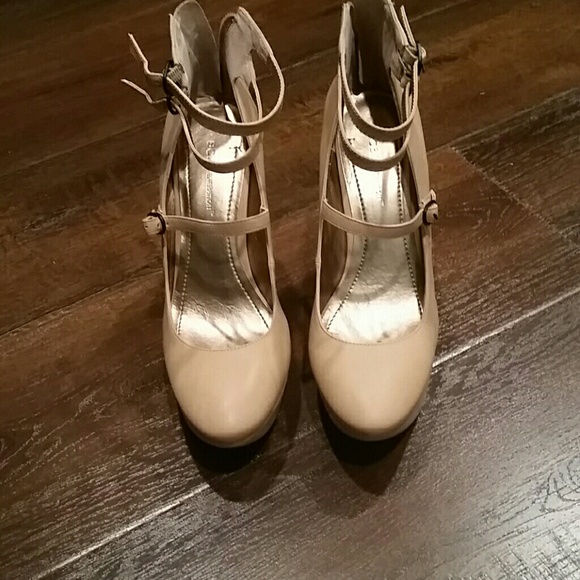 Special 🎉🎉🎉BCBGeneration shoes