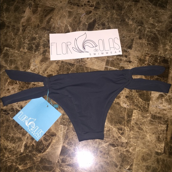 Looped string brief- custom made ๐ - Picture 2 of 2