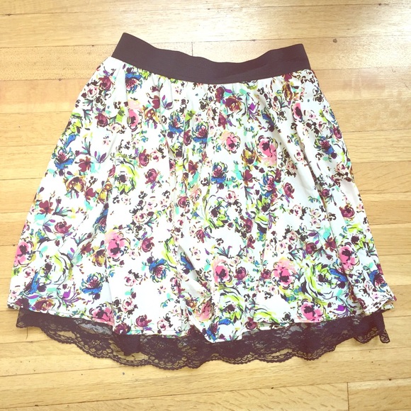 High waist skirt with black inner lace. Size S - Picture 1 of 1