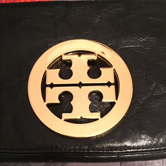 Tory Burch Logo Clutch - Picture 4 of 4
