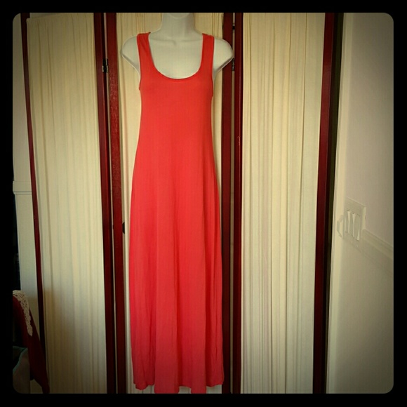 Michelle Dresses & Skirts - NWOT Coral Maxi Dress