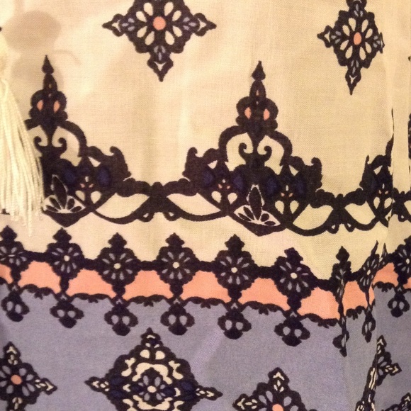 ❗️Sold❗️H&M Top - Picture 3 of 3