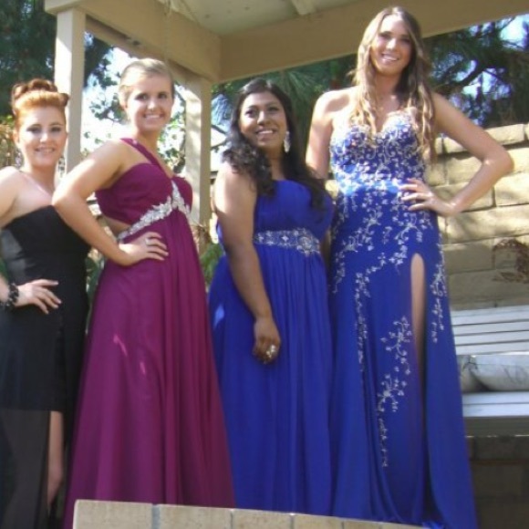 Formal Dress - Picture 4 of 4