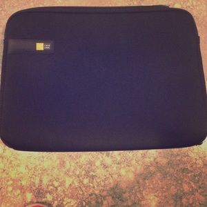 Neoprene Case Logic Macbook case.