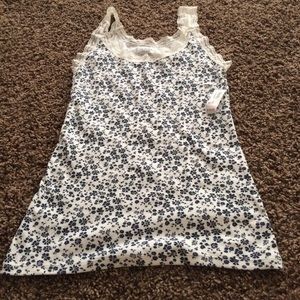 Old navy white lace cami with blue flowers