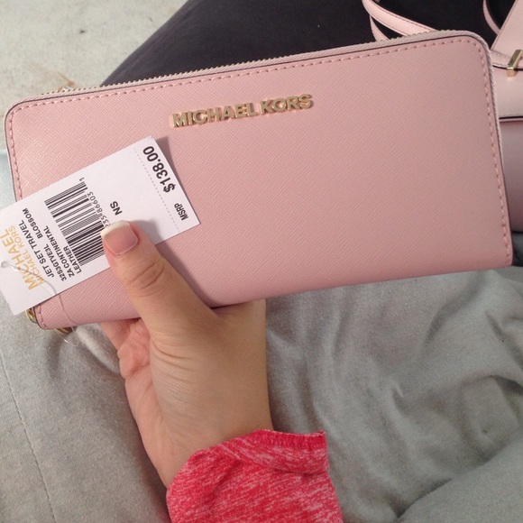 Brand new Michael kors wallet
