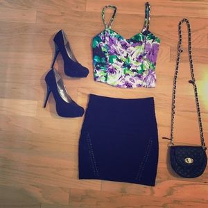 Cute black Bebe skirt