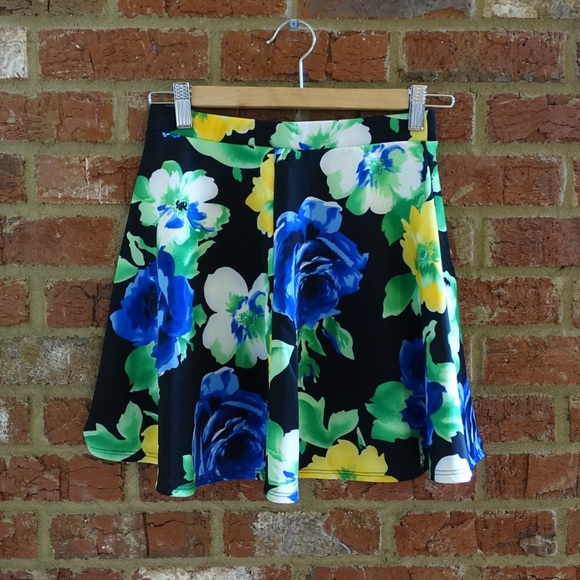 Floral black skirt