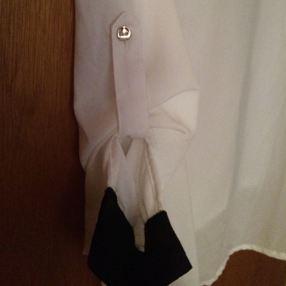 Black and white button down - Picture 4 of 4