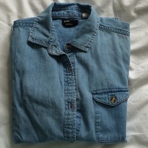 BDG Slim Boyfriend Denim Chambray Button Down XS