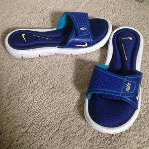 Nike memory foam sandals