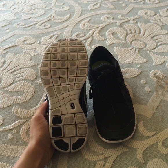 Nike free run shoes NO TRADE - Picture 4 of 4
