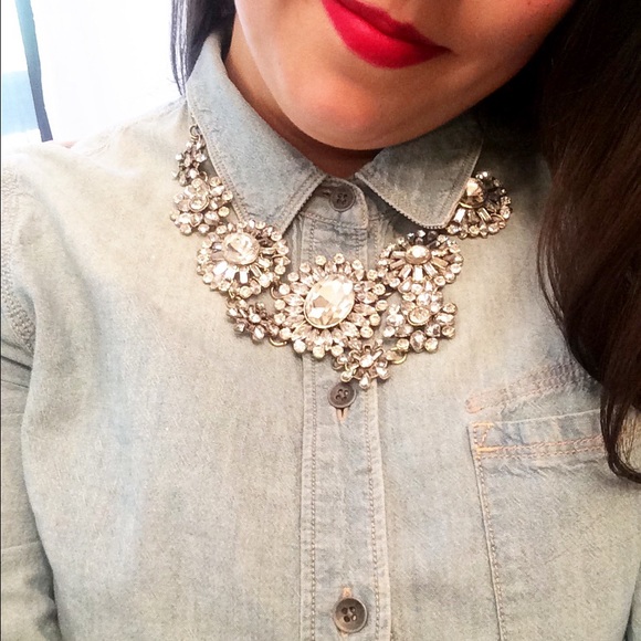 Jewelry - Crystal Flowers Statement Necklace