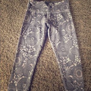 Cropped lulu lemon leggins