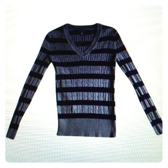 Tommy Hilfiger V-neck sweater
