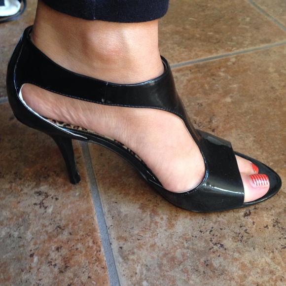 Nine West 3 1/2" high heel shoes