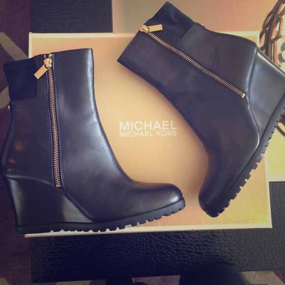 Michael Kors Aileen wedge