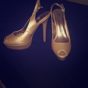 Patent leather gold peep toe heels
