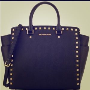 Like new Michael Kors Selma Large Satchel